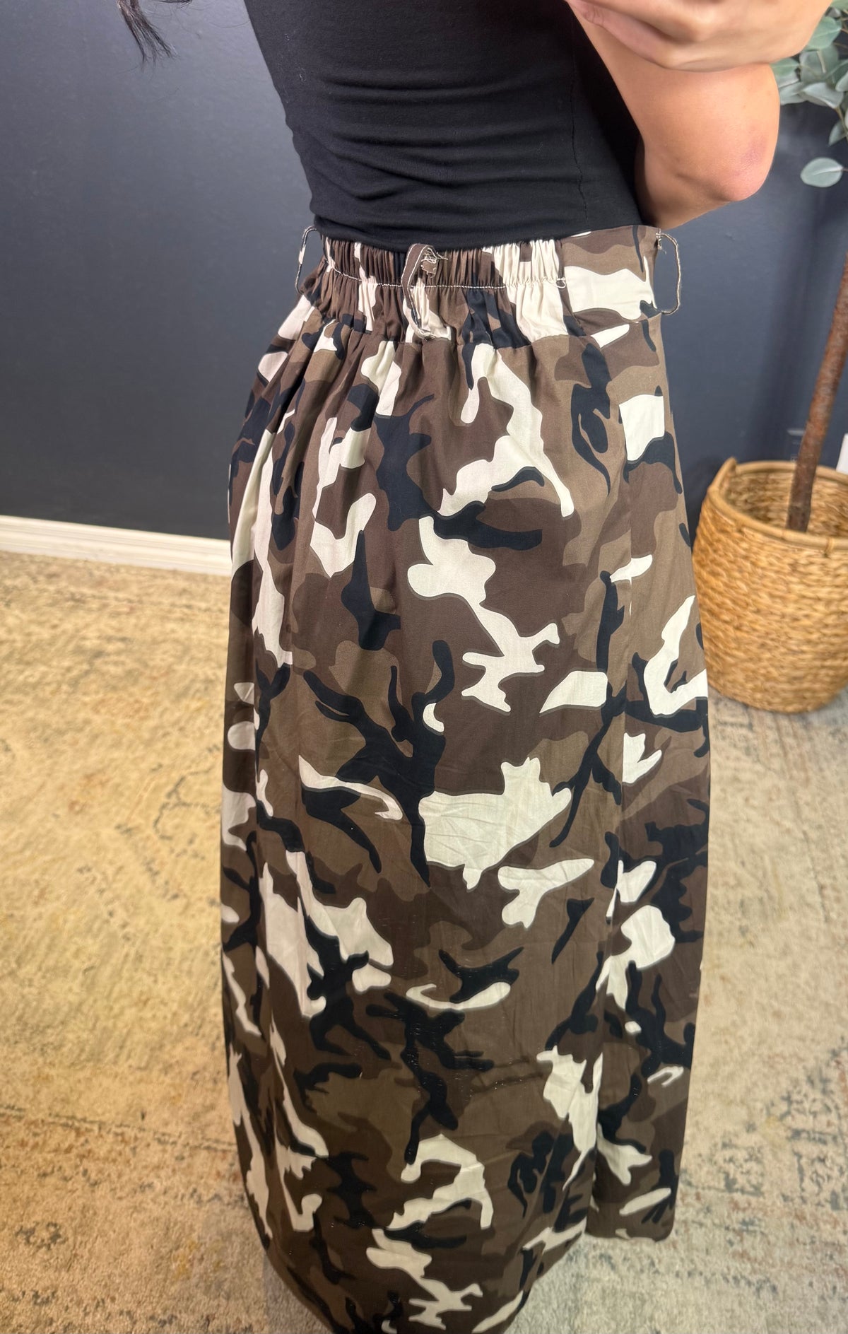 CAROLINE CAMO UNEVEN HEM SKIRT WITH BELT