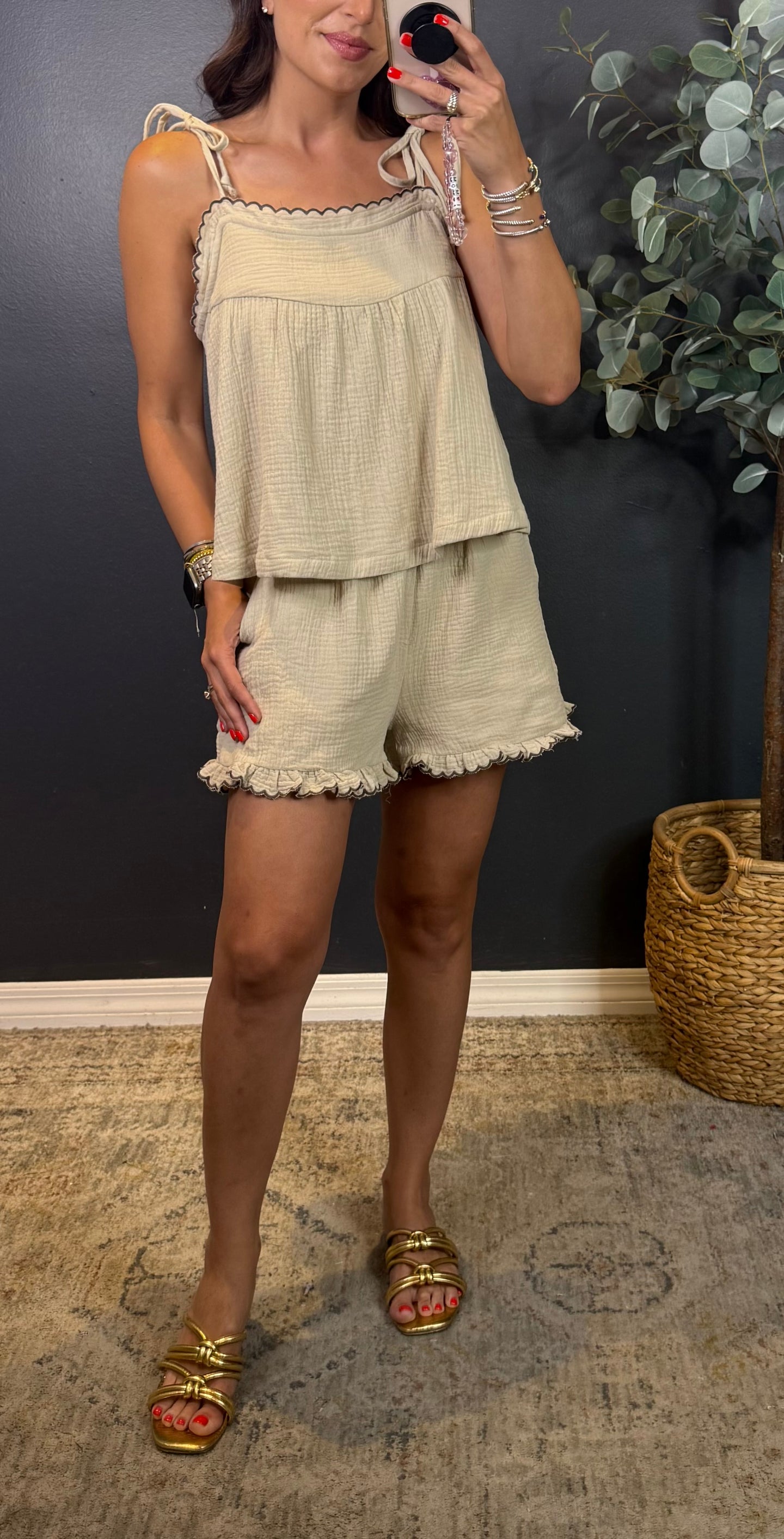 JOAN SCALLOPED EDGE SHORTS