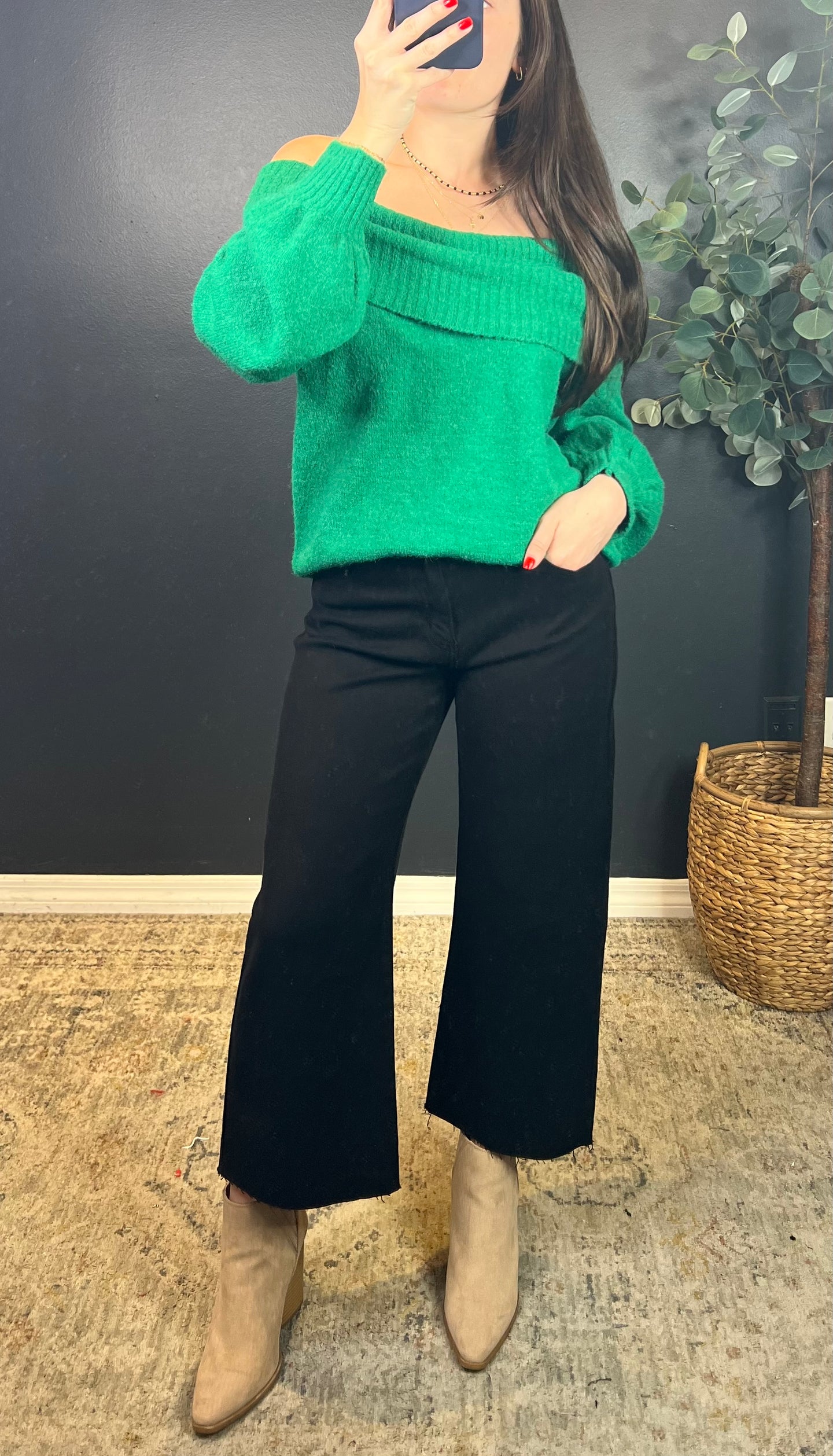 ABIGAYLE OFF THE SHOULDER KNIT
